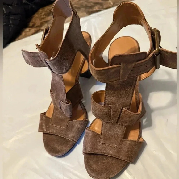 Nine West Size 8 Sandals Heels 3” Block Heels Tan - Picture 5 of 9